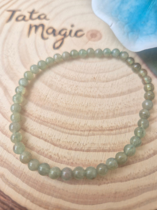 Pulsera de Apatita Verde 4mm - Vitalidad, Motivación y Equilibrio Emocional
