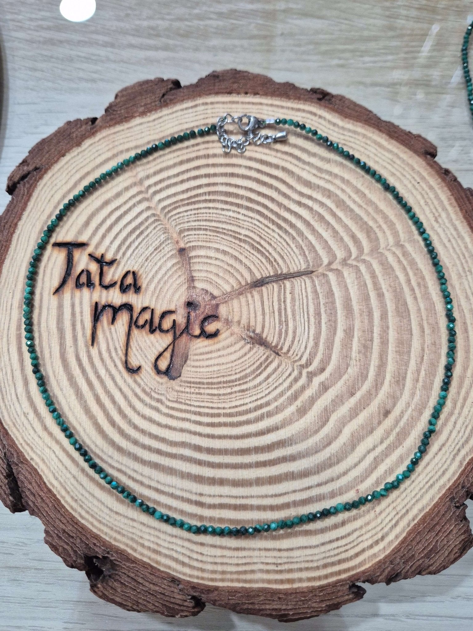 Collar malaquita facetada 2 mm JoyeriamineralescolgantesTienda esotérica Málaga - La Tienda de Tata Magic: tienda Esotérica en Málaga
